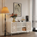 Meuble de rangement d'appoint en bois avec détails sculptés